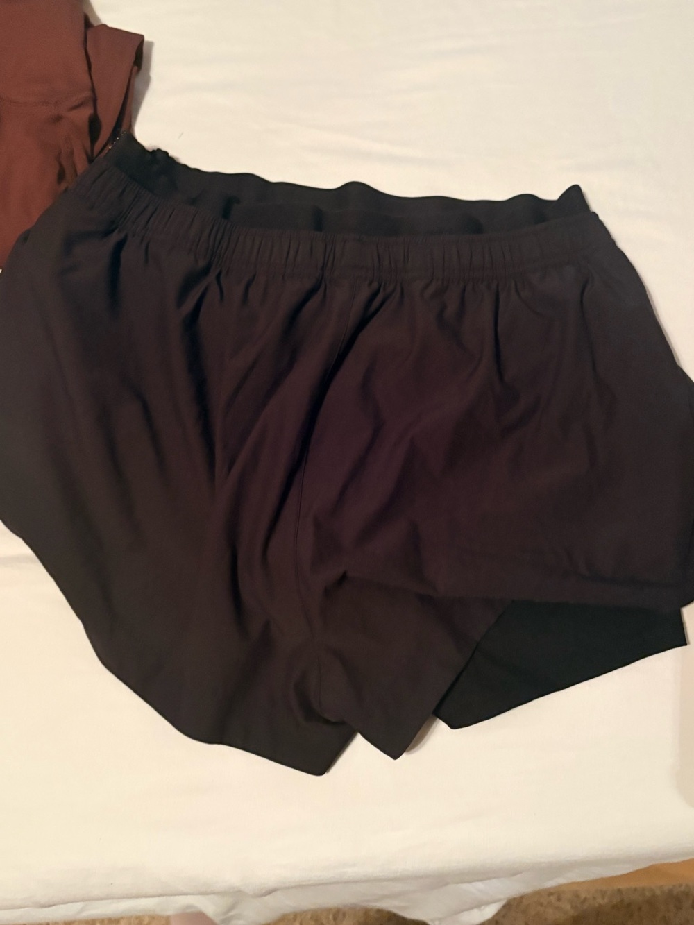 Vuori Luna black shorts - Picture 2 of 3